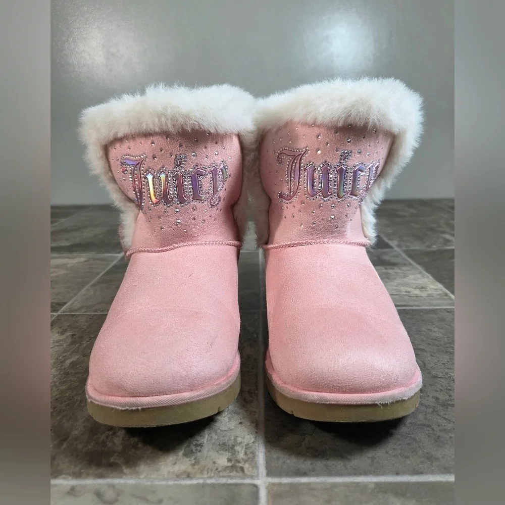 JUICY COUTURE COZY FAUX FUR COZY RHINESTONE BOOTS.